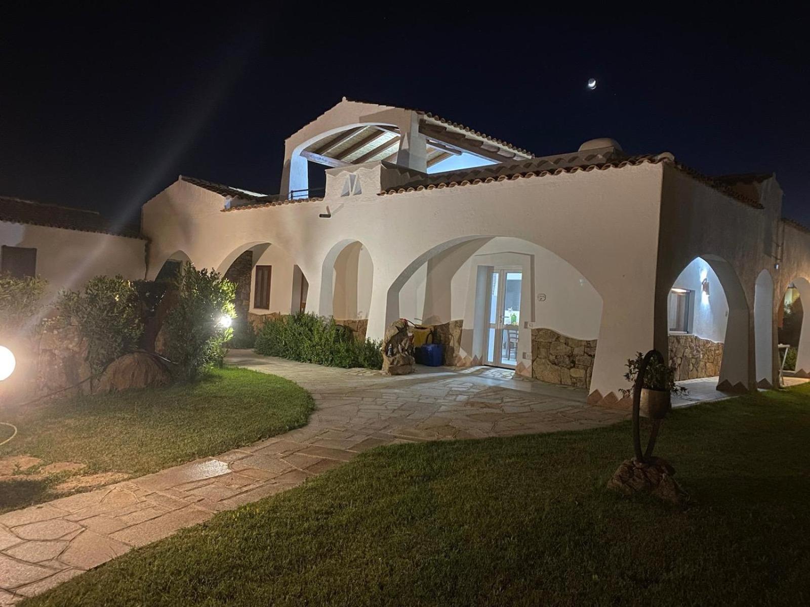 Sadomo De Rosa Bed and Breakfast Budoni Exterior foto